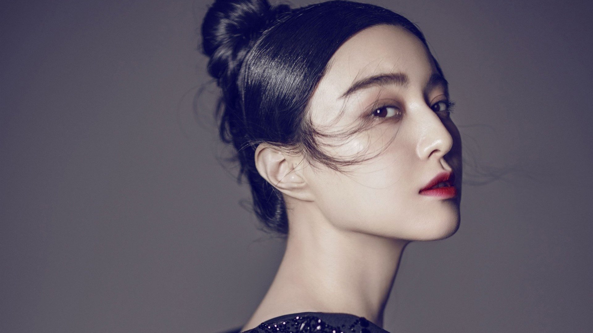 日本NHK特别报道：伊朗球员雪地控球如舞者，伊朗大雪